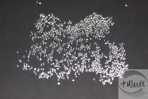 威宁金属表面处理厂喷砂玻璃微珠清理